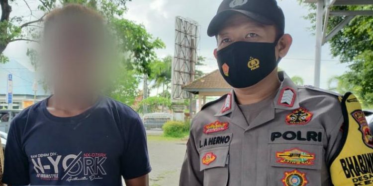 Selingkuh Dengan Istri Orang, Pria ini Nyaris Diamuk Warga