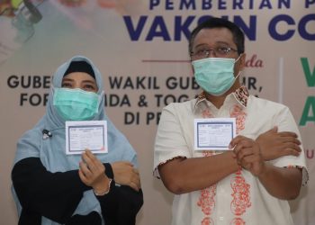 Gubernur Yakinkan Masyarakat Vaksin Aman dan Halal