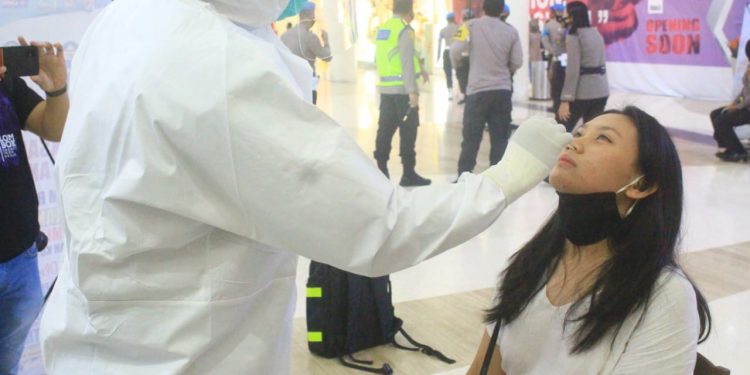 Tekan Penyebaran Corona, Polisi Gelar Rapid Antigen Massal