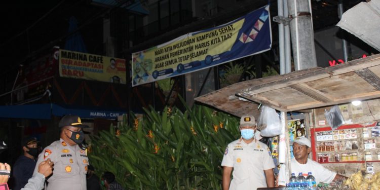 Cegah Corona, Tim Gabungan Lakukan Penyekatan di Batulayar