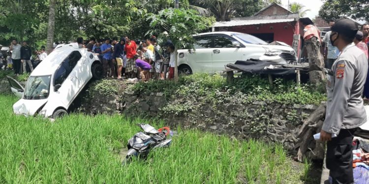 Kecelakaan Beruntun di Loteng, Satu Orang Tewas