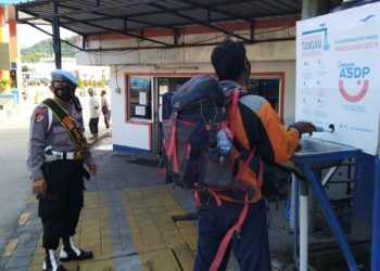 Keluar Masuk Melalui Pelabuhan Lembar Wajib Kantongi Hasil Rapid Test