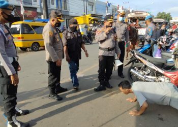 Polisi Tindak Pengunjung dan Jukir Pasar yang Langgar Prokes