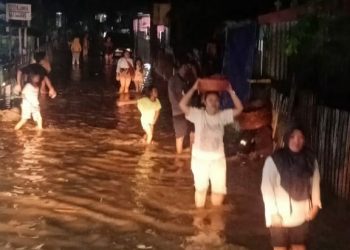 5 Kelurahan dan 1 Desa di Sumbawa Diterjang Banjir Bandang