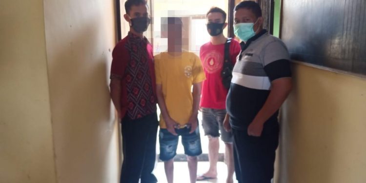 Terekam CCTV, Pria Pencuri HP di Mushola SPBU Diborgol Polisi