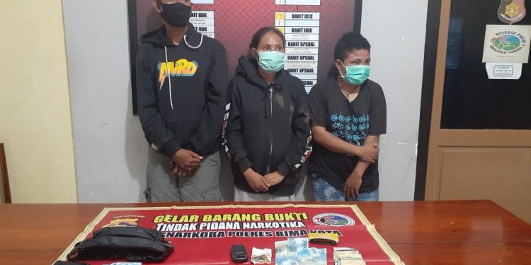 Polisi Ringkus Seorang Bandar dan Dua Wanita Pengedar Sabu di Kota Bima