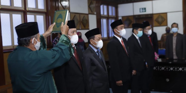 Lima Anggota Komisi Informasi NTB Resmi Dilantik