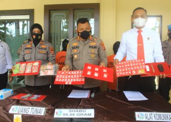 Polisi Gerebek Warung Sabu, Bandar dan Kurirnya Ternyata Emak-emak