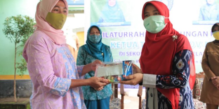 Kiprah Sekolah Perempuan Pelangi di Desa Sukadana NTB
