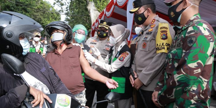 Percepat Vaksinasi di NTB, Polda Bentuk Drive Thru Vaksin Covid-19