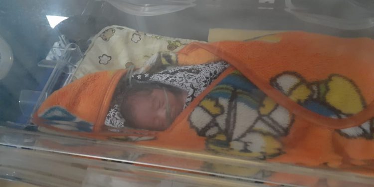 Bayi Baru Lahir Dibuang, Ditemukan Terbungkus Kain Hitam Dalam Kardus