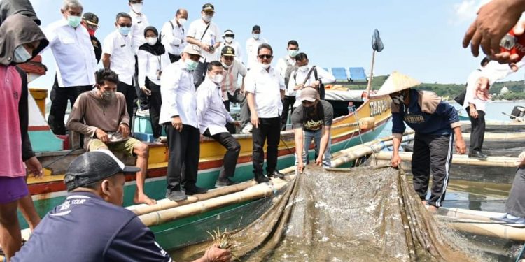 Menteri Trenggono; Saya Ingin Jadikan Lombok Pusat Budidaya Lobster Nasional