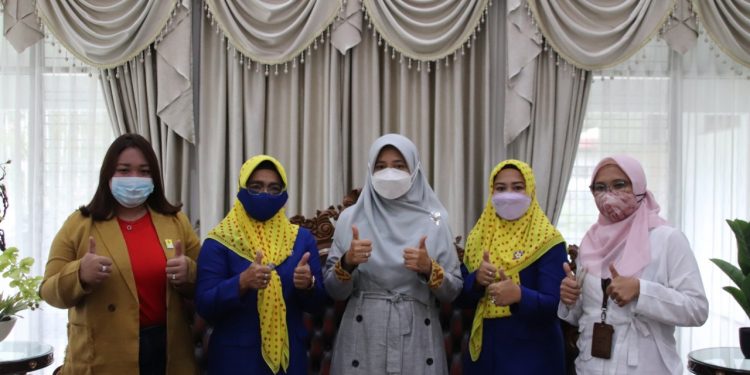 Bunda Niken Dukung Kampanye Energi Ramah Energi dengan Kompor Induksi