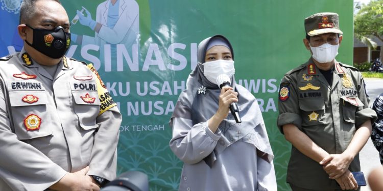 2.200 Pekerja Pada Sektor Industri Pariwisata di NTB Akan Divaksin