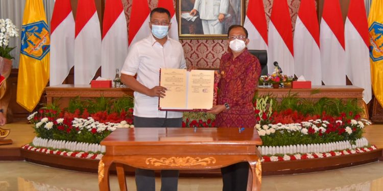 Kolaborasi Bangun Daerah, Gubernur NTB Teken MoU dan PKS dengan Gubernur Bali