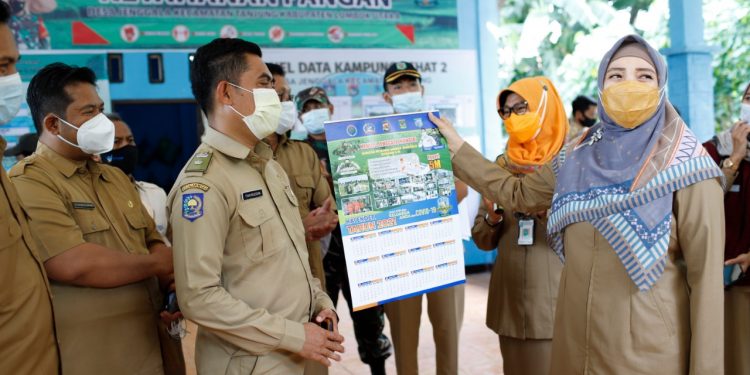 Wagub NTB Puji Posko PPKM Mikro Desa Jenggala