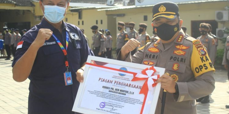 Berantas Narkoba, Kapolresta dan Kasat Terima Penghargaan BNN