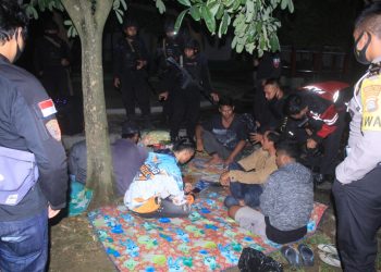 Konsumsi Tuak di Taman, 7 Pemuda Diamankan