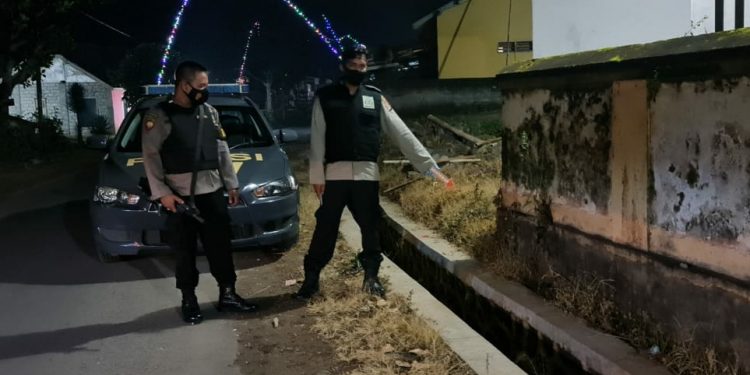 Seorang Pemuda Tewas Tersetrum Saat Pasang Lampu Hias Jalan