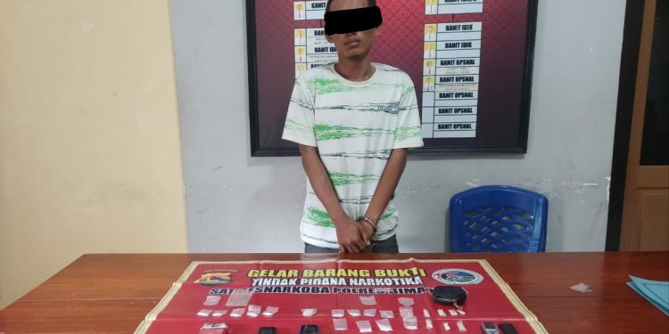 Berusaha Kabur, Pengedar Sabu di Kota Bima Tabrak Mobil Polisi