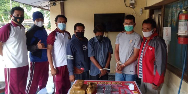 Polisi Sita 2 Kg Ganja Kering dari Dua Terduga Pengedar di Dompu