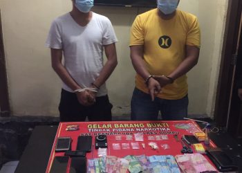 Dua Terduga Pengedar di Dompu Diringkus Saat Asyik Timbang Sabu