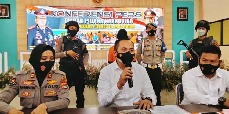 Edarkan Ganja, Mantan Manager Hotel di Gili Diringkus Polisi