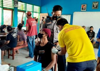 Ribuan Warga di Sekotong Antusias Ikuti Vaksinasi