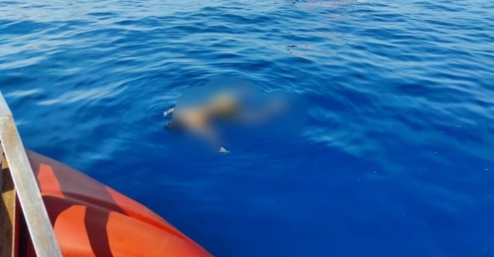Dua Mayat Pelajar Ditemukan Mengampung di Pantai