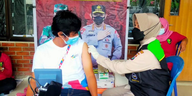 Polres Lombok Tengah Buka Gerai Vaksin di Mandalika