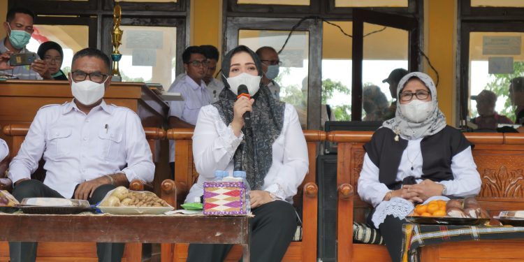 Peringatan HKN ke-57, Bupati Bima Minta Nakes Terus Melayani