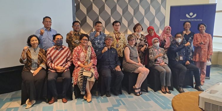 Membuka Potensi Menuju Kemandirian Perempuan Pengusaha Ultra-Mikro di Indonesia