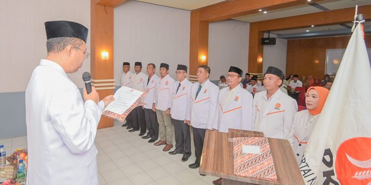 Gubernur NTB Lantik Dewan Pakar PKS Dompu