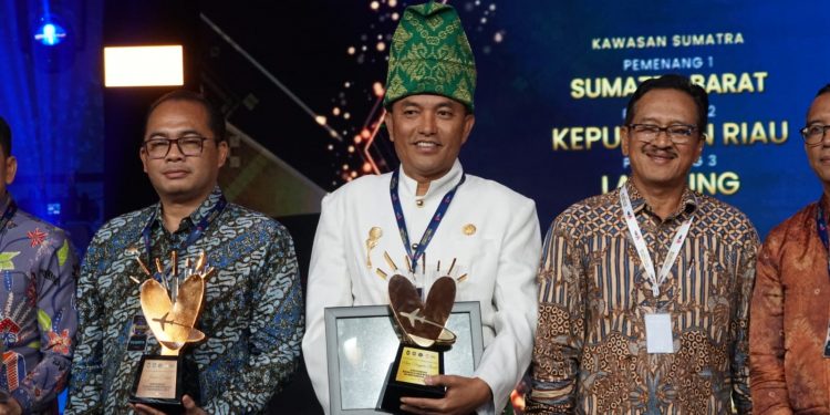 Kado HUT ke-65 NTB, Pemprov Kembali Raih Penghargaan