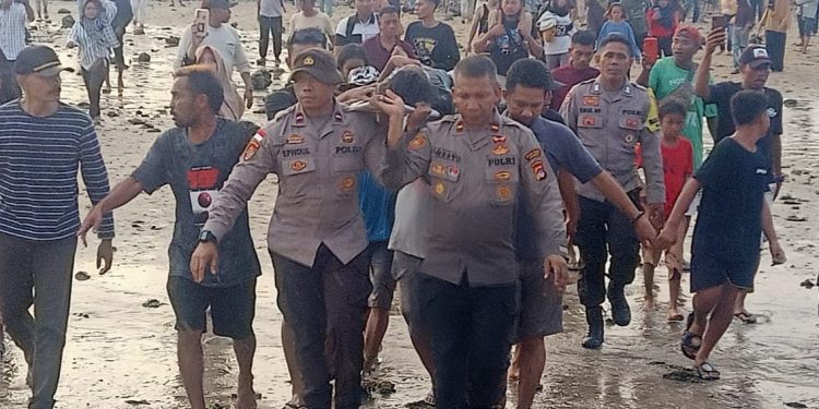 4 Pelajar Terseret Ombak Lakey, 1 Meninggal Dunia