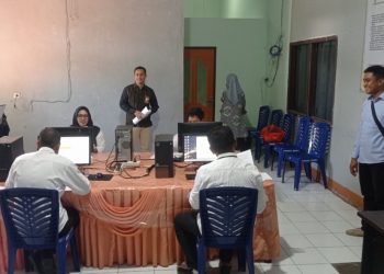 4 Calon Anggota Panwaslu Kecamatan Dompu Jalani Tes CAT