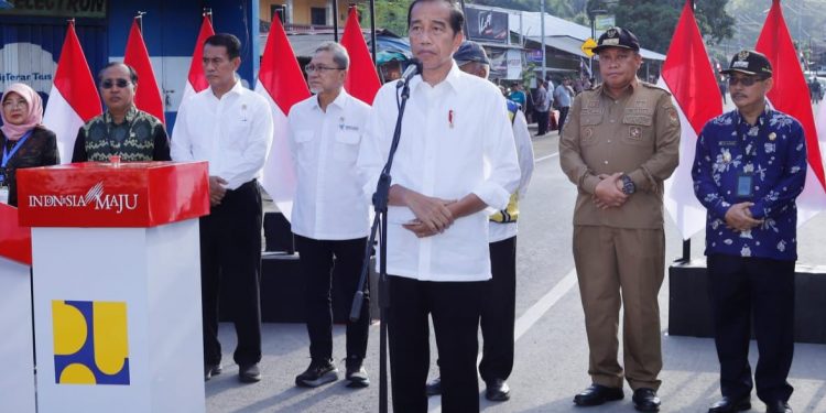 Presiden Jokowi Resmikan Lima Ruas Jalan Daerah di NTB
