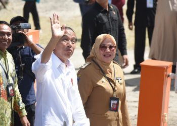Presiden Berikan Bantuan untuk Pedagang Pasar Seketeng Sumbawa
