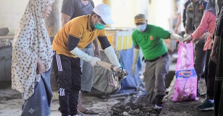 Bupati dan Wakil Bupati Dompu Pimpin Gerakan Kebersihan