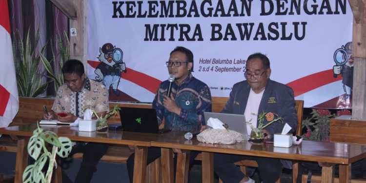 Bawaslu Dompu Perkuat Kelembagaan Pengawasan Pemilu dengan Mitra Kerja
