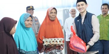 PWI Dompu Bersama PT STM Santuni Anak Yatim dan Kaum Dhuafa