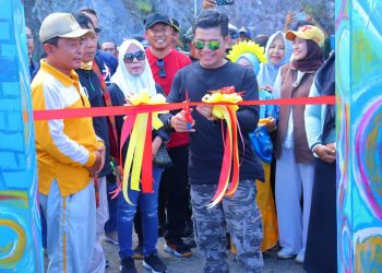 Bupati Dompu Luncurkan Pintu Masuk Wisata Hiu Paus